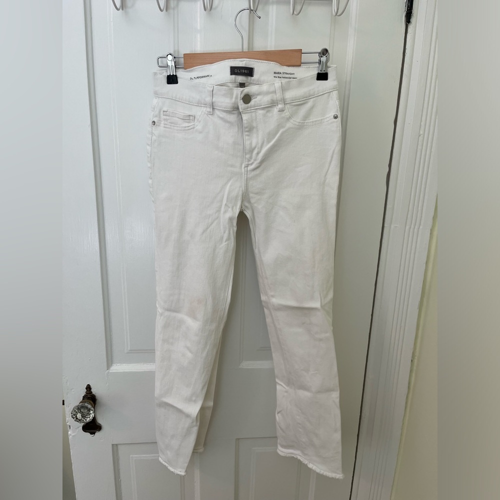 DL1961 Mara Straight Mid Rise Instasculpt Ankle 28